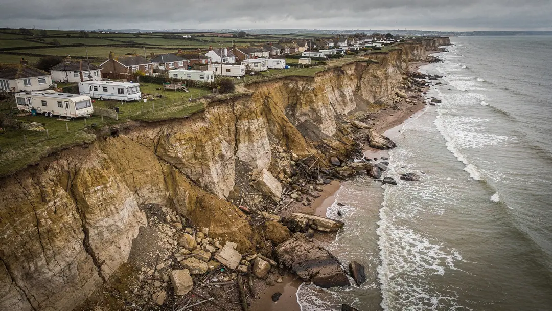 Annual monitoring of eroding soft cliffs